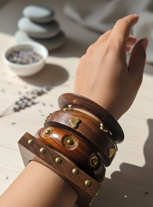 Set of 4 wooden Bangles