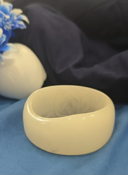 White Resin Bnagle