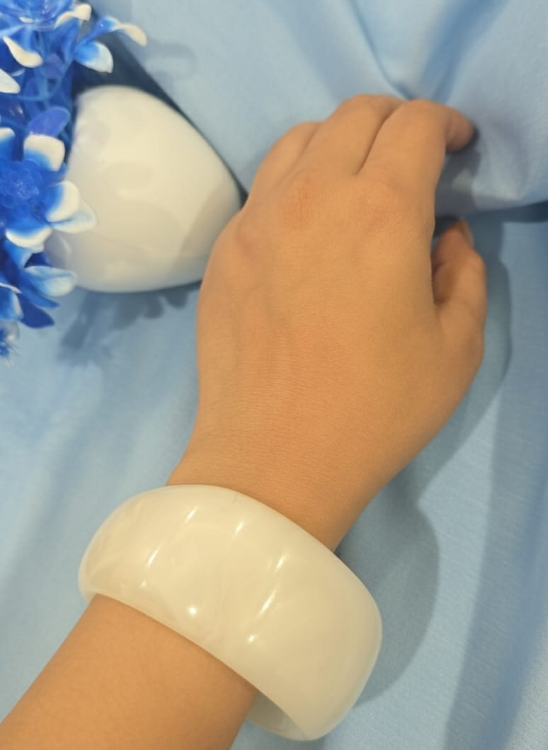 White Resin Bnagle
